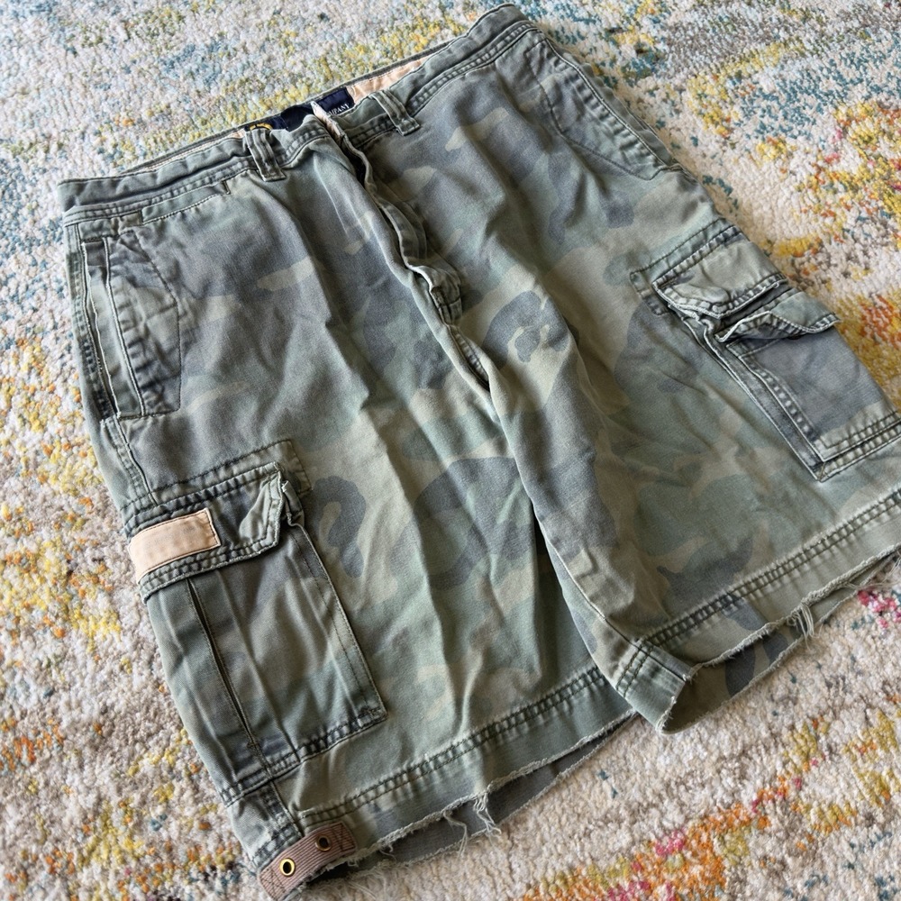 Vintage Nautica Jeans Company Men's Green Camouflage Cargo Shorts year 1999